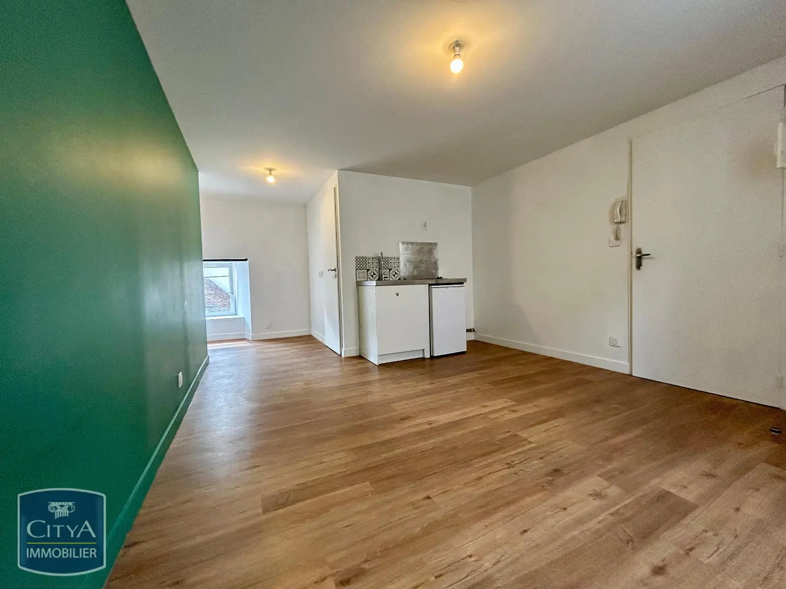 Photo 2 Appartement 1 pièce 20.69m²