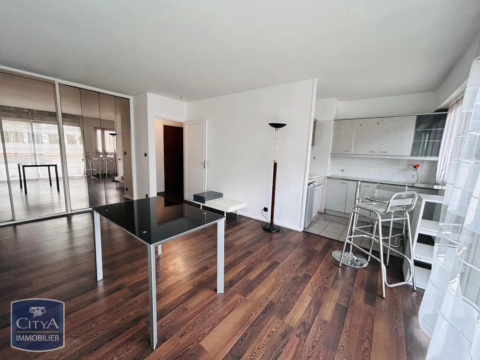 Photo 2 Appartement 1 pièce 32.3m²