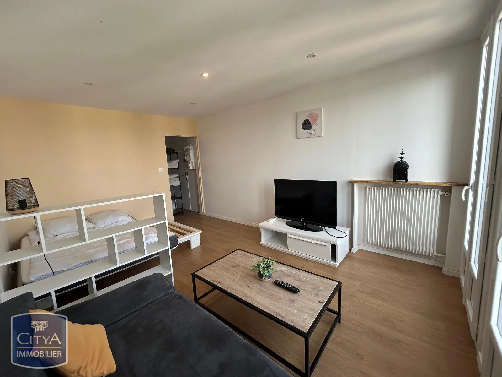 Photo 1 Appartement 1 pièce 27.83m²