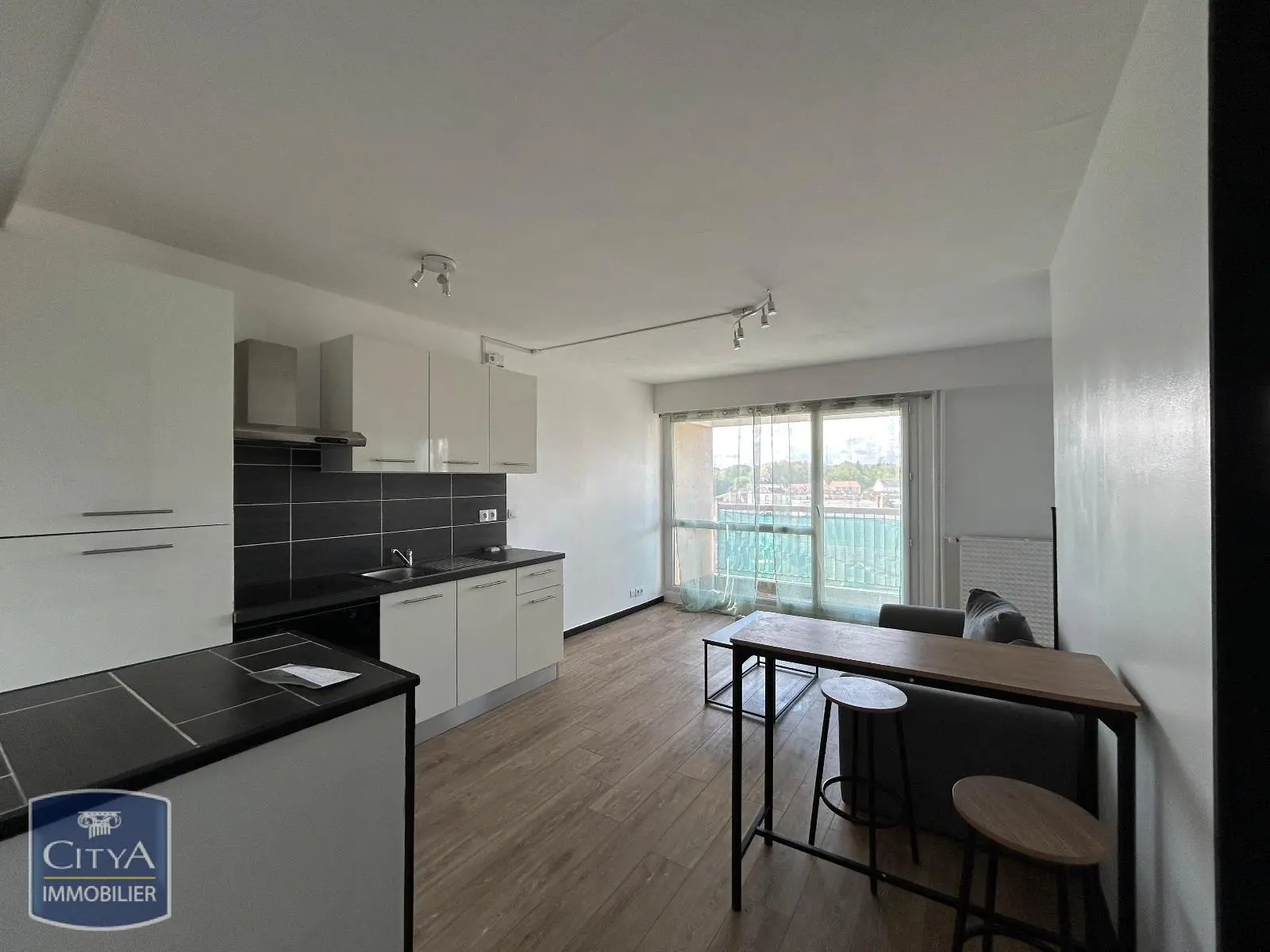 Photo 1 Appartement 1 pièce 35.38m²
