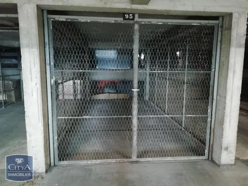 Photo 1 Parking
