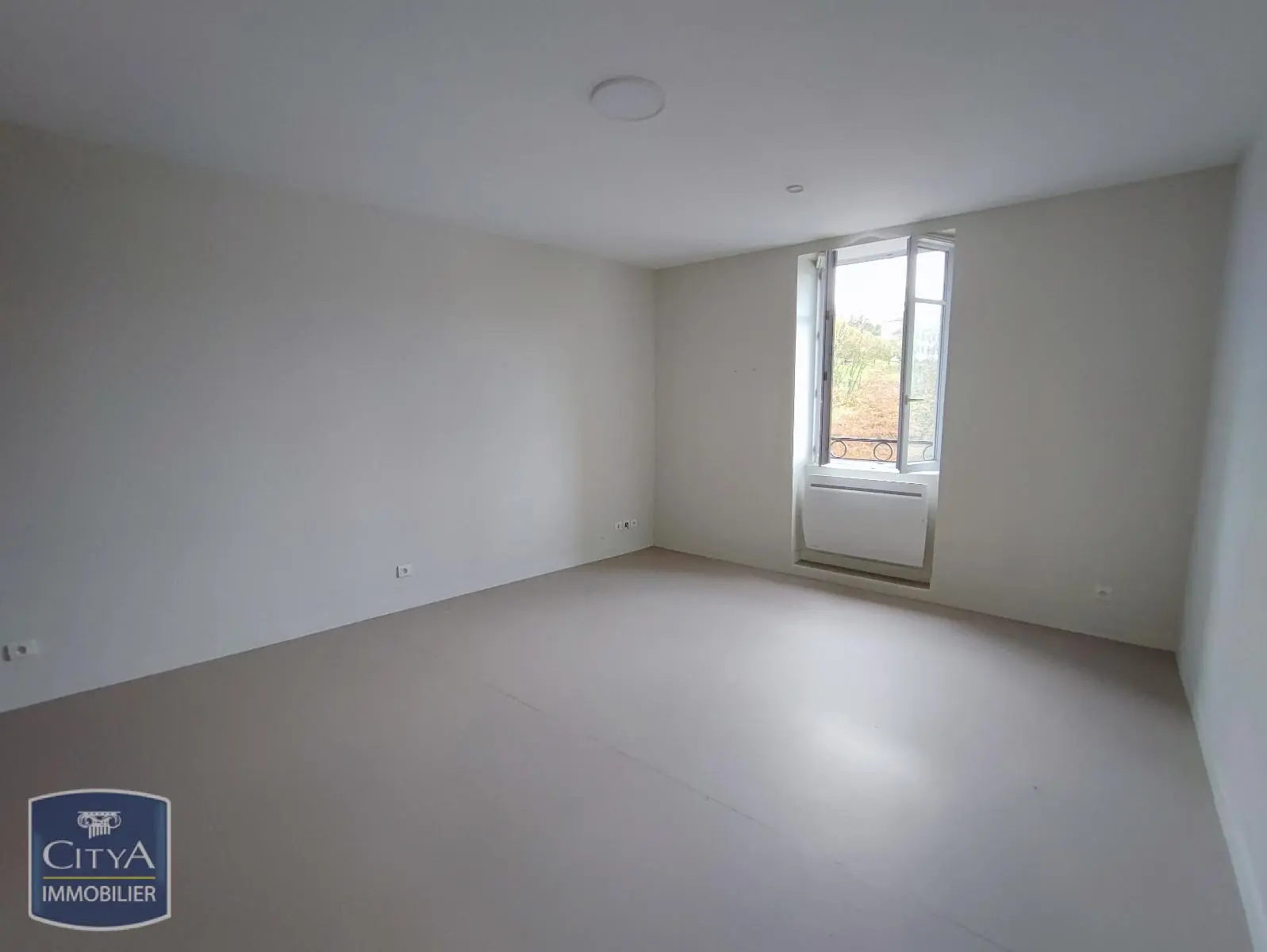 Photo 1 Appartement 1 pièce 27.27m²