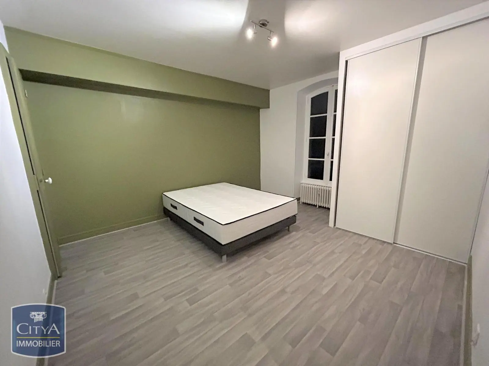 Photo 2 Appartement 1 pièce 33.99m²