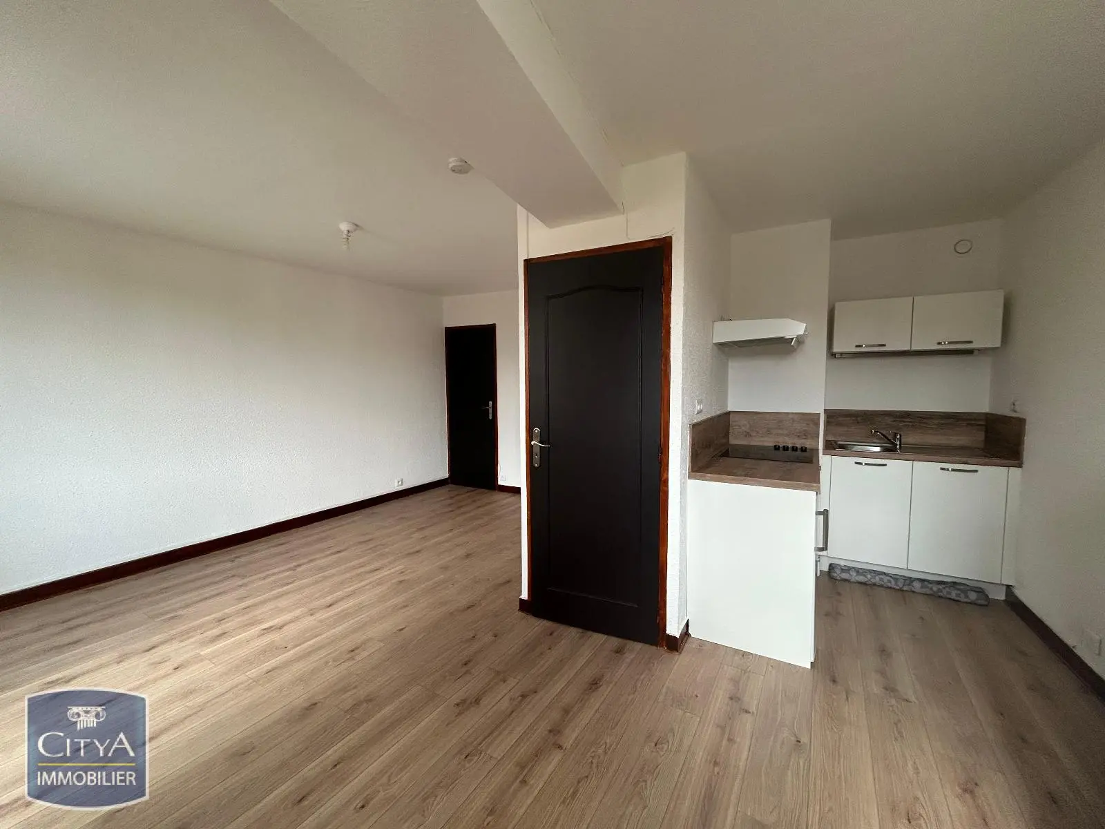 Photo 1 Appartement 1 pièce 32.8m²