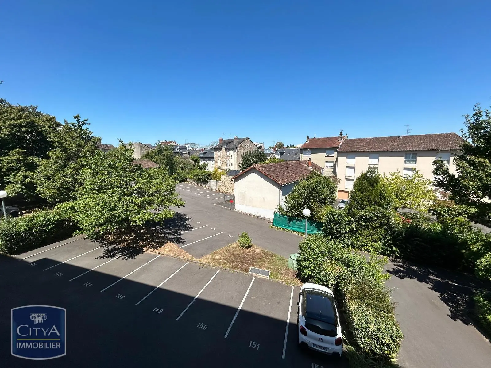 T1 MEUBLÉ PROCHE CHU