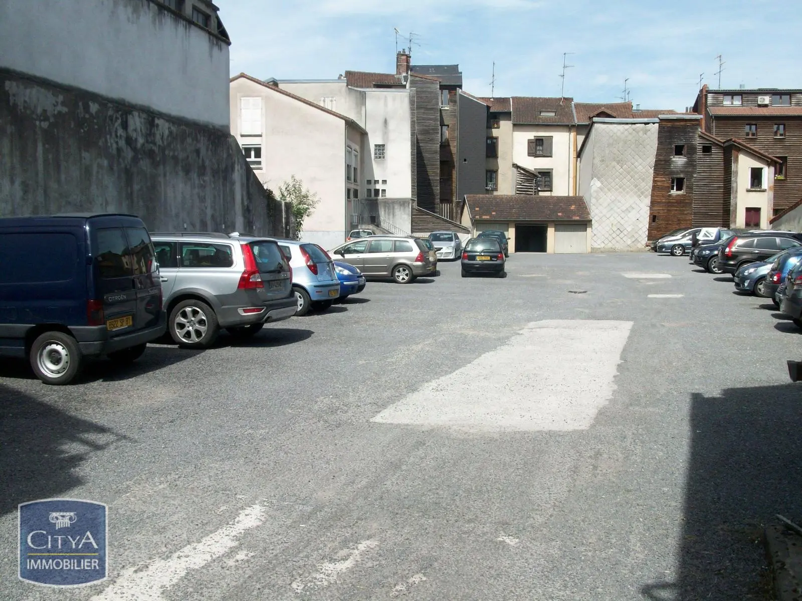 Photo 2 Parking