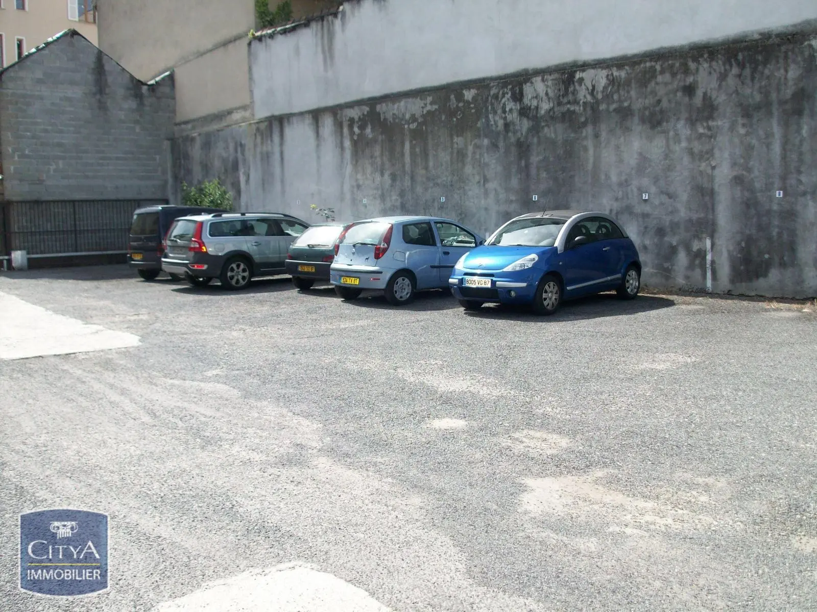 Photo 1 Parking