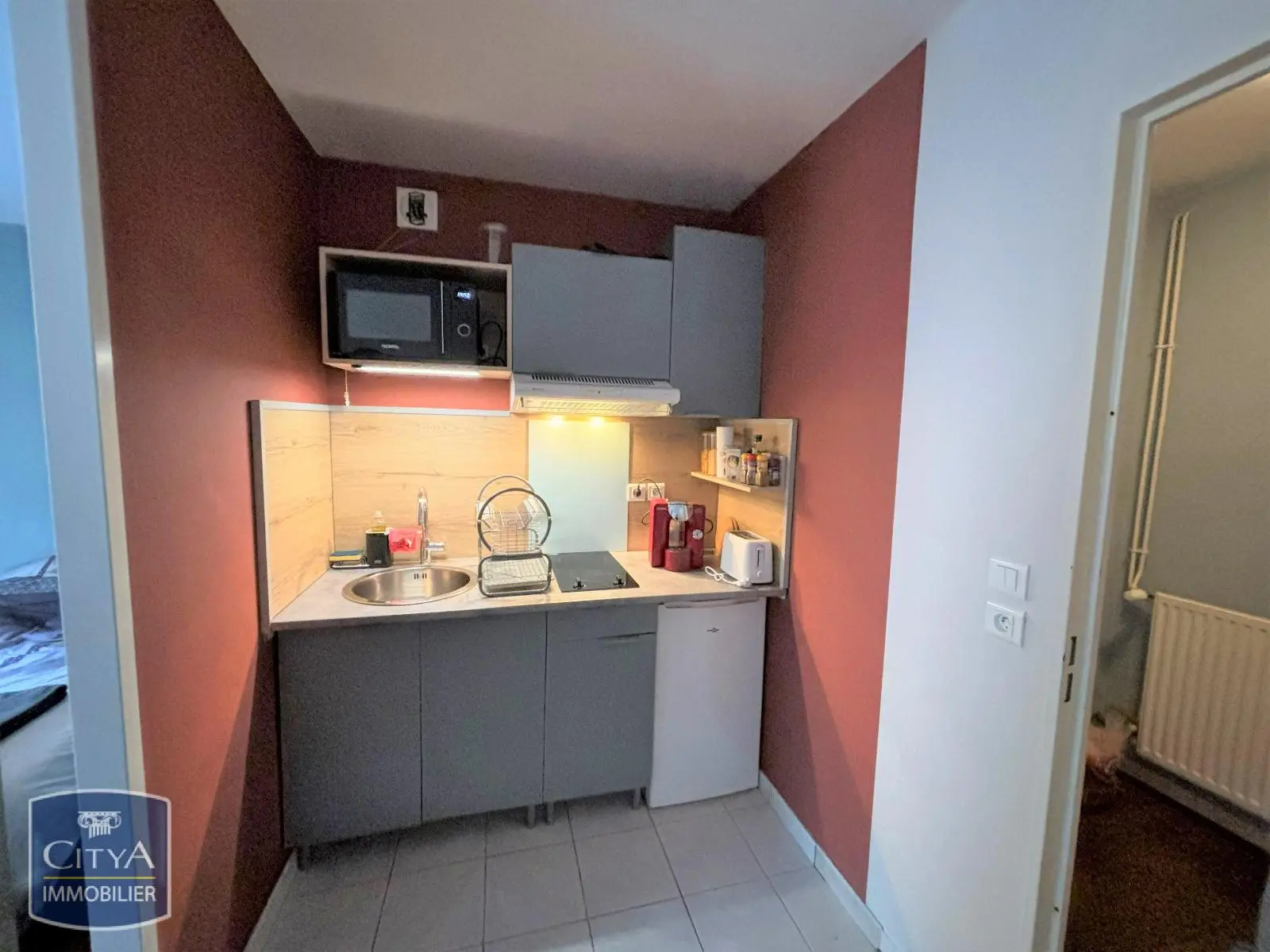 Photo 1 Appartement 1 pièce 28m²