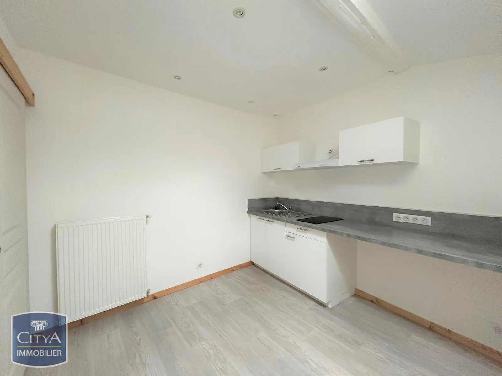 Photo 2 Appartement 1 pièce 17.84m²