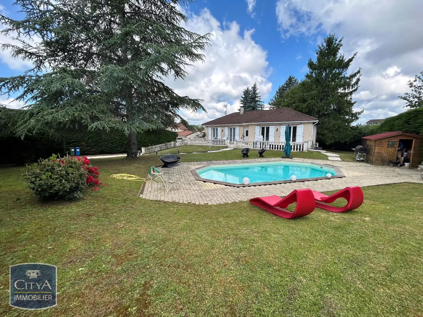 Photo 1 Maison 4 pièces 121m²