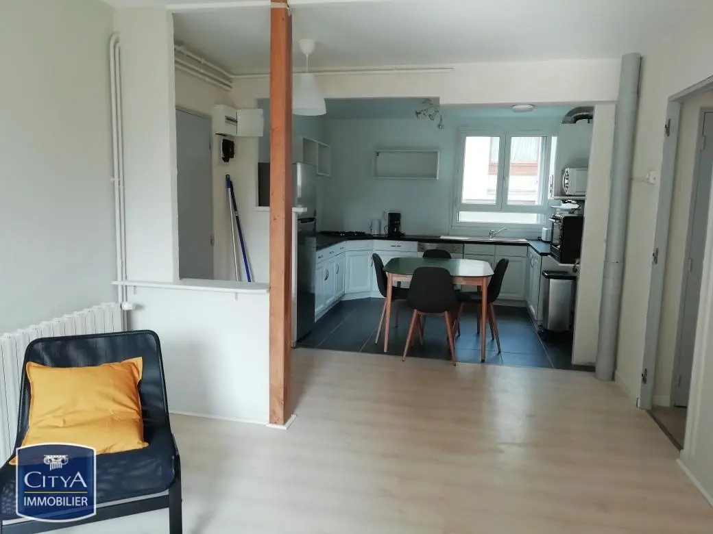 Photo 1 Appartement 5 pièces 81.61m²