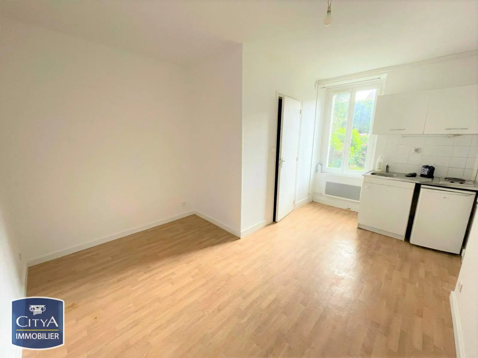 Photo 1 Appartement 1 pièce 15.85m²