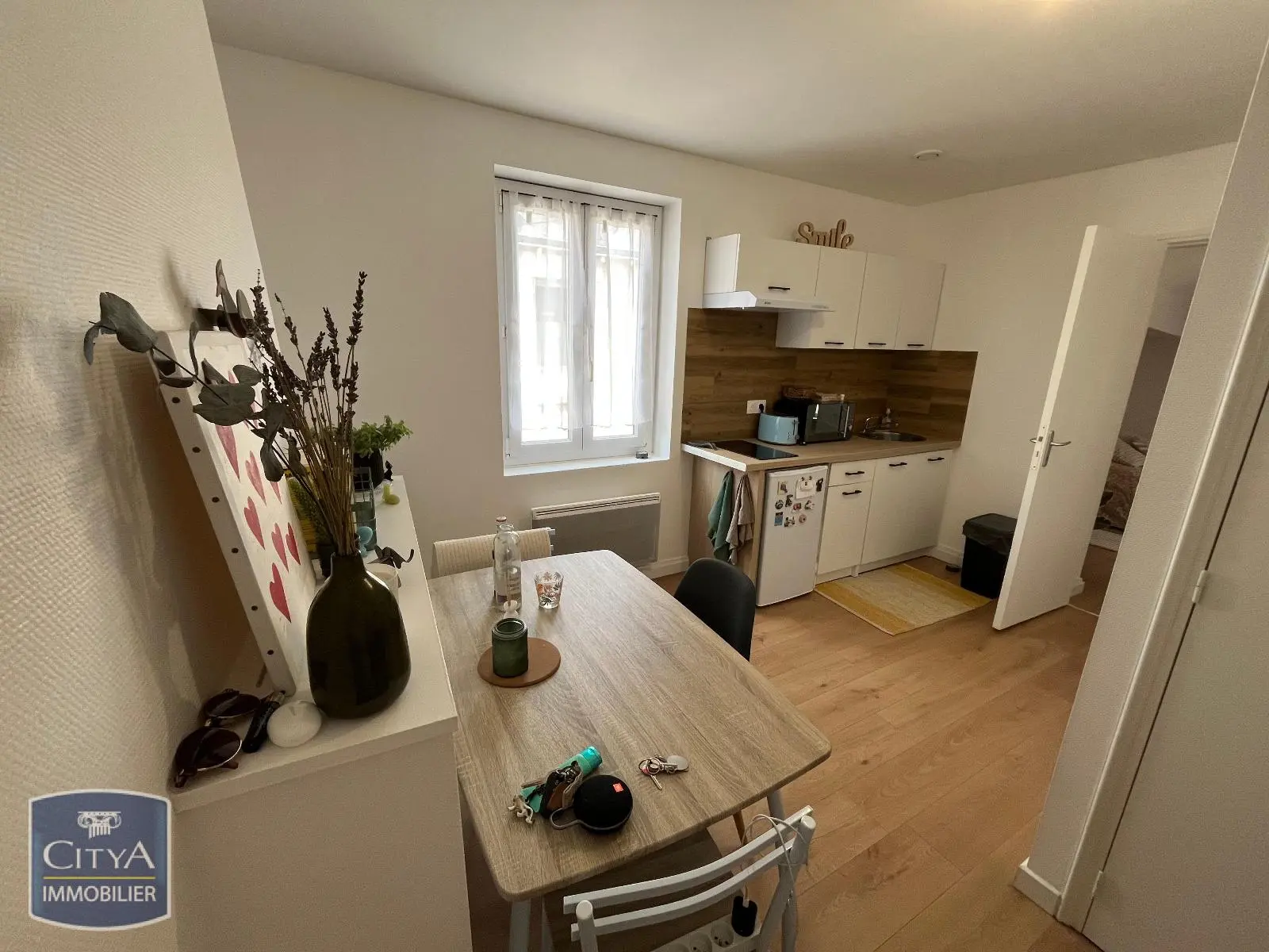 Photo 1 Appartement 1 pièce 23.73m²