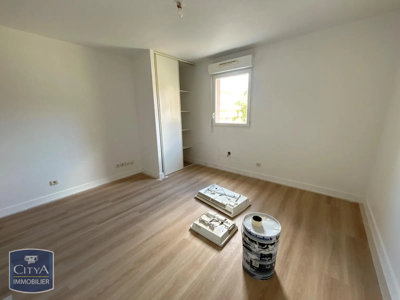 Photo 2 Appartement 1 pièce 23.96m²