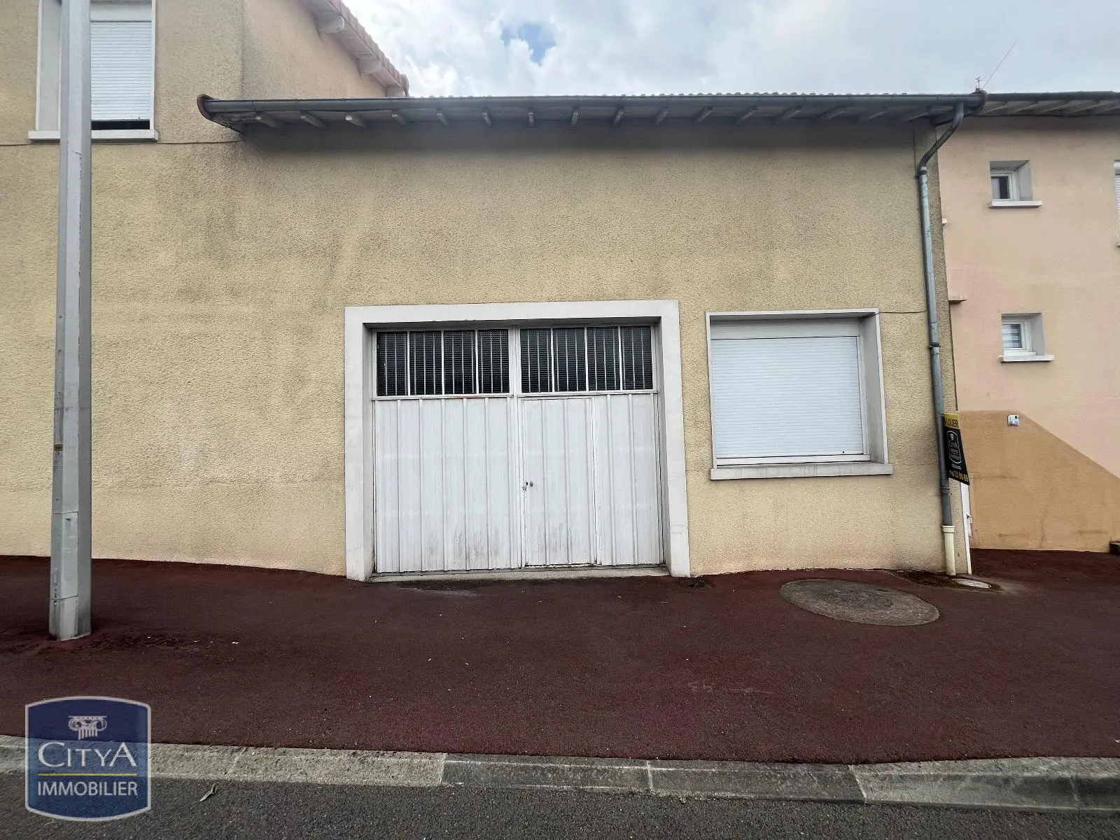 Photo 1 Local Professionnel 2 pièces 170m²