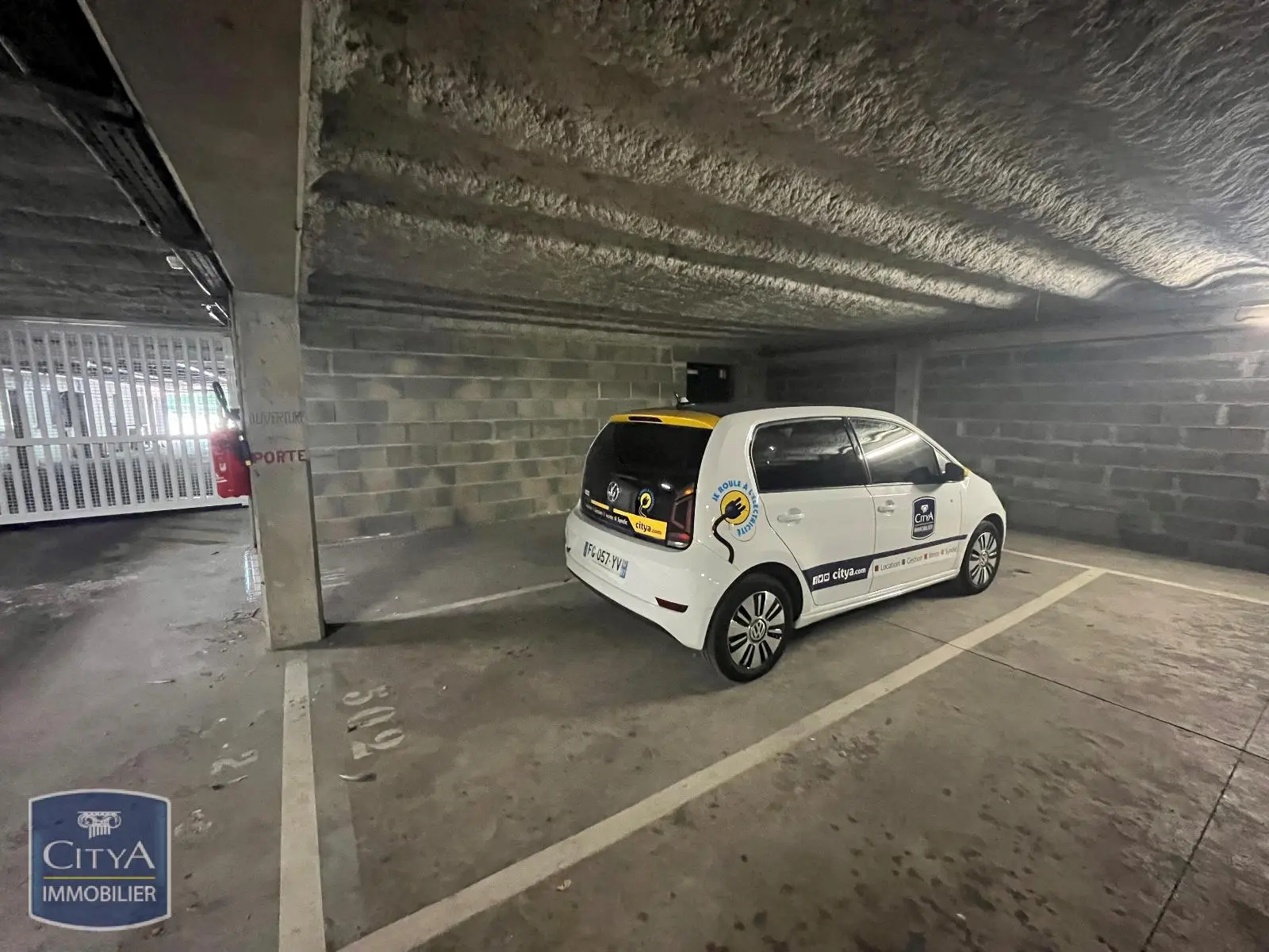 Photo 2 Parking