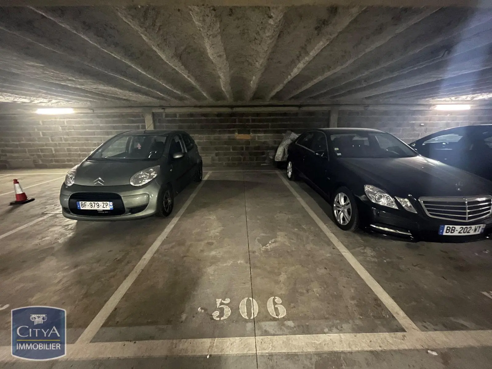 Photo 1 Parking