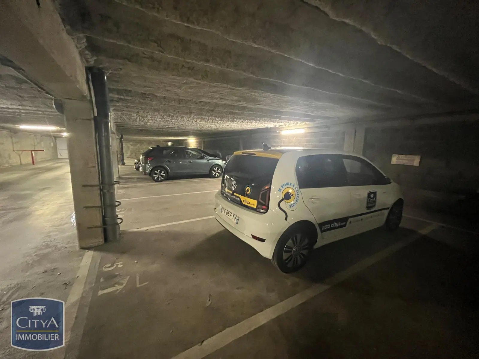 Photo 4 Parking