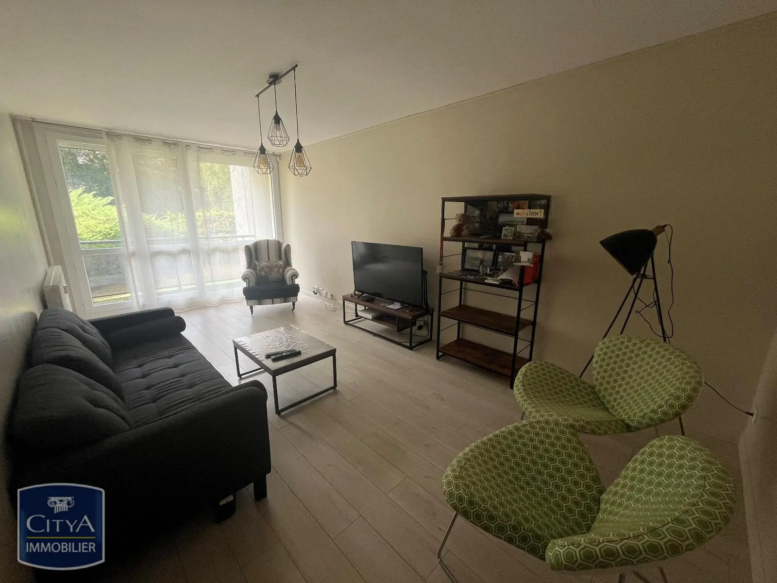 Photo 2 Appartement 1 pièce 10.86m²
