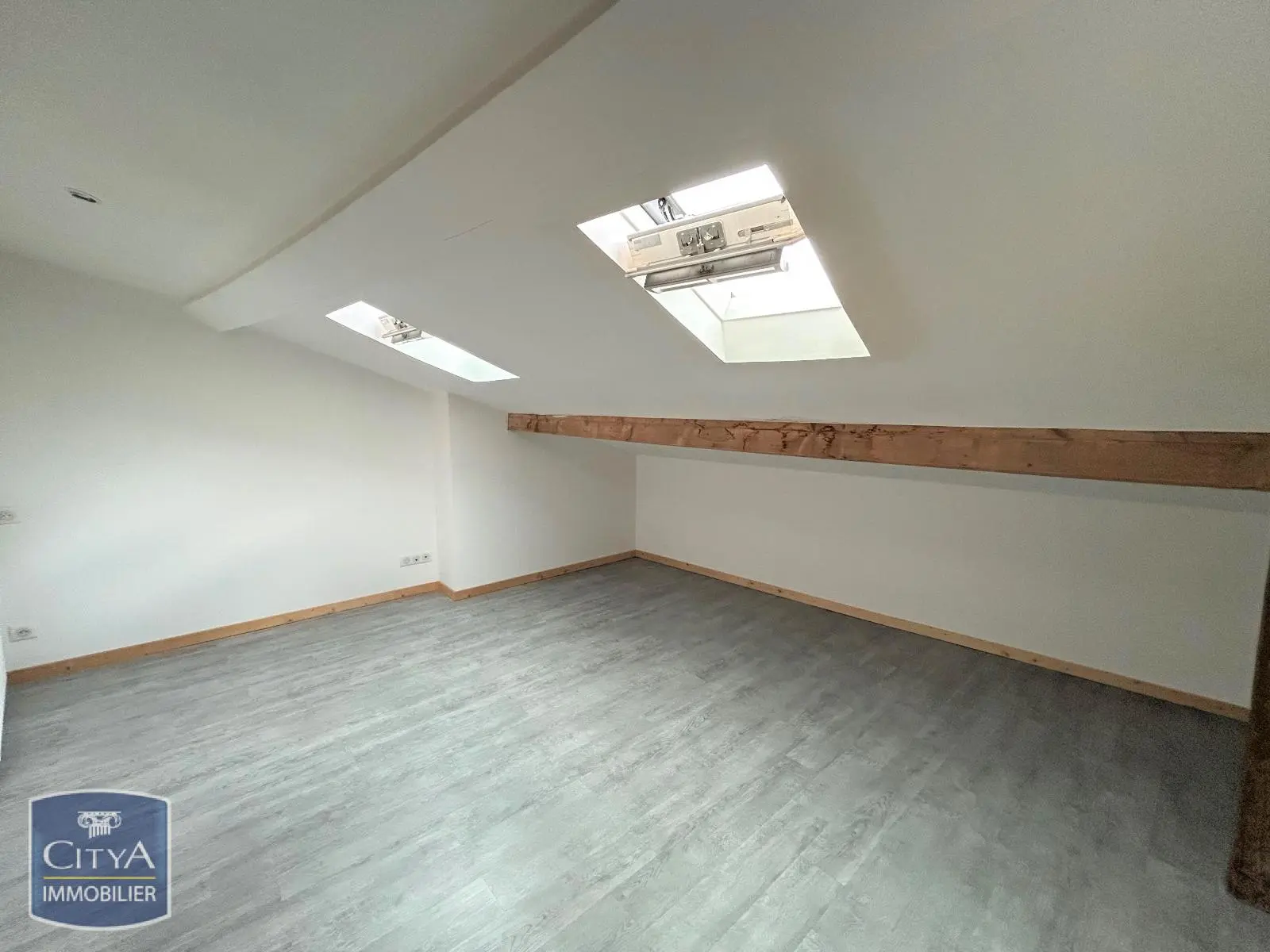 Photo 1 Appartement 1 pièce 17.84m²