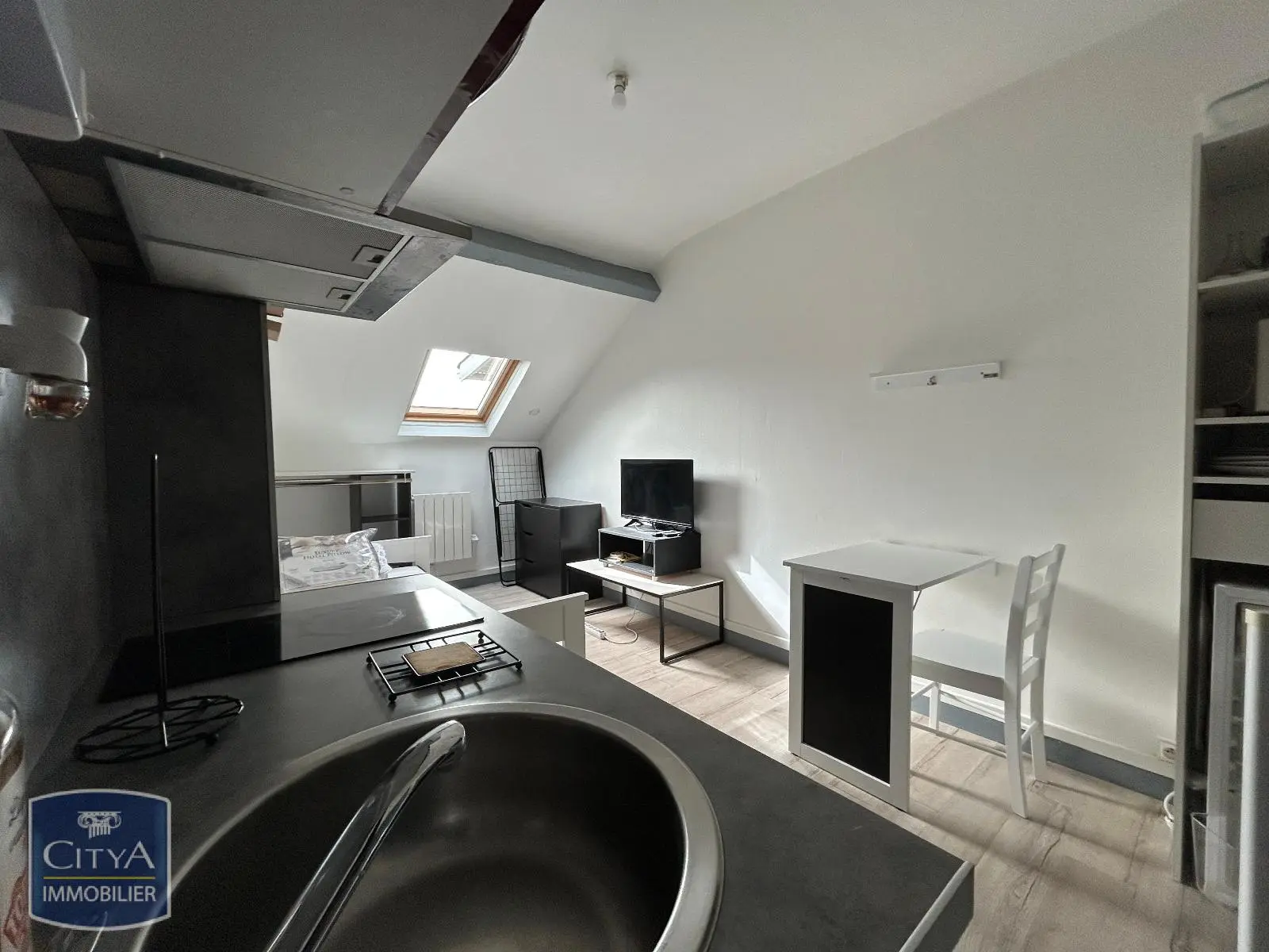 Photo 2 Appartement 1 pièce 12.32m²