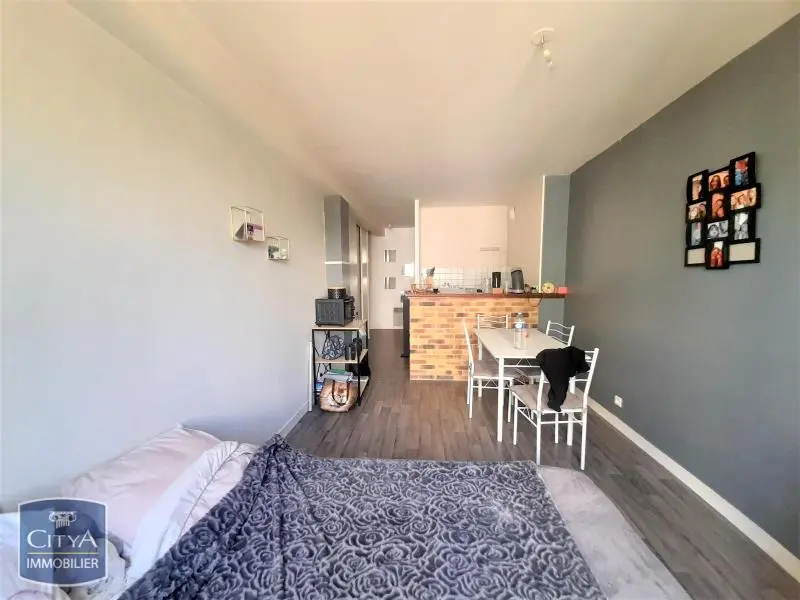 Photo 1 Appartement 1 pièce 25m²