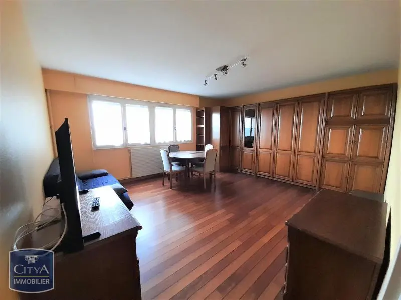 Photo 2 Appartement 1 pièce 41m²