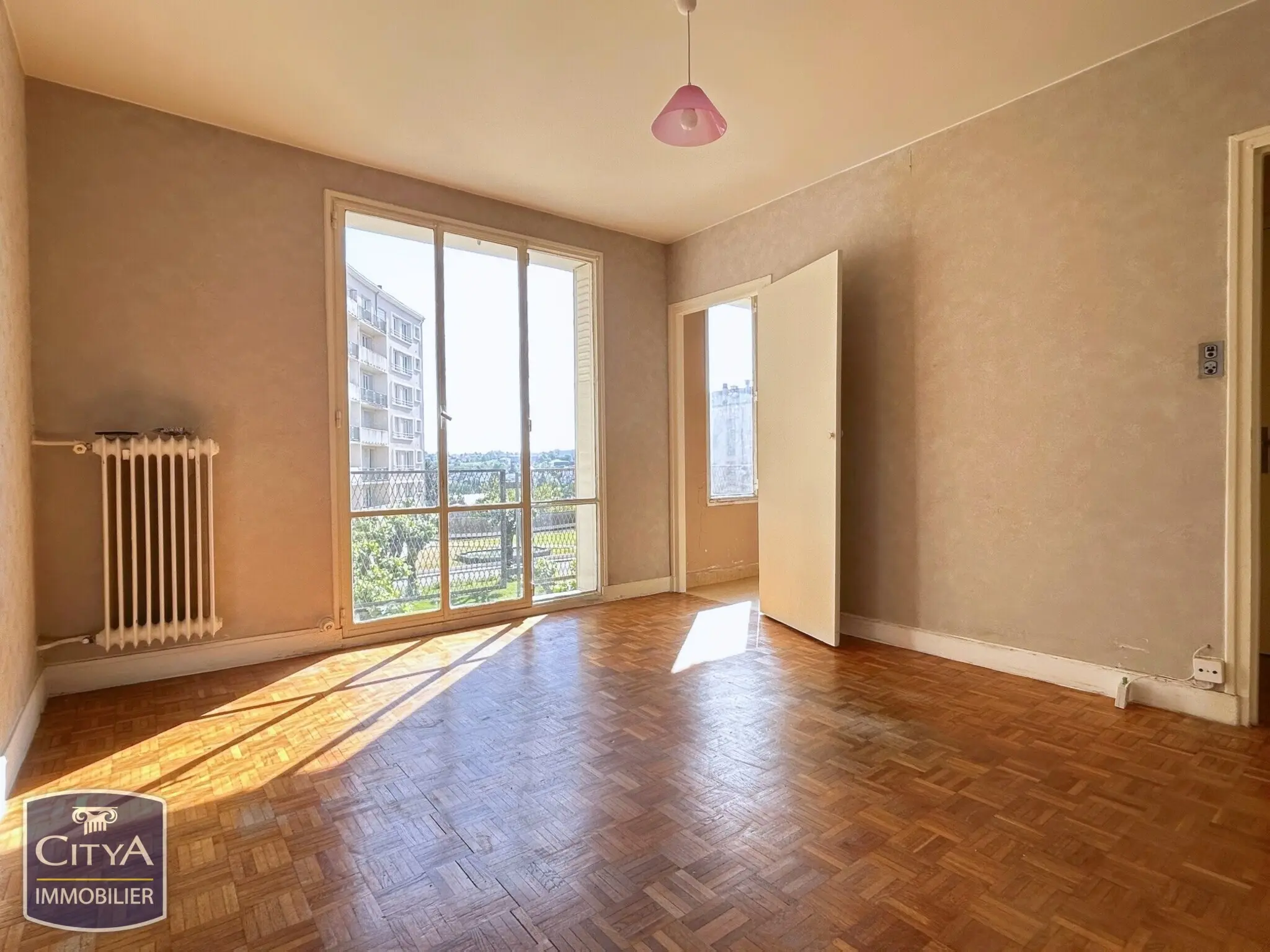 Photo 1 Appartement 1 pièce 22.72m²