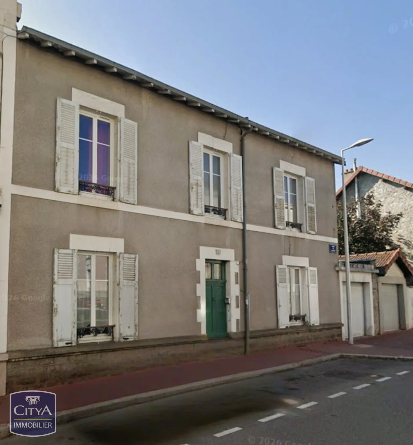 Photo 1 Maison 10 pièces 233m²