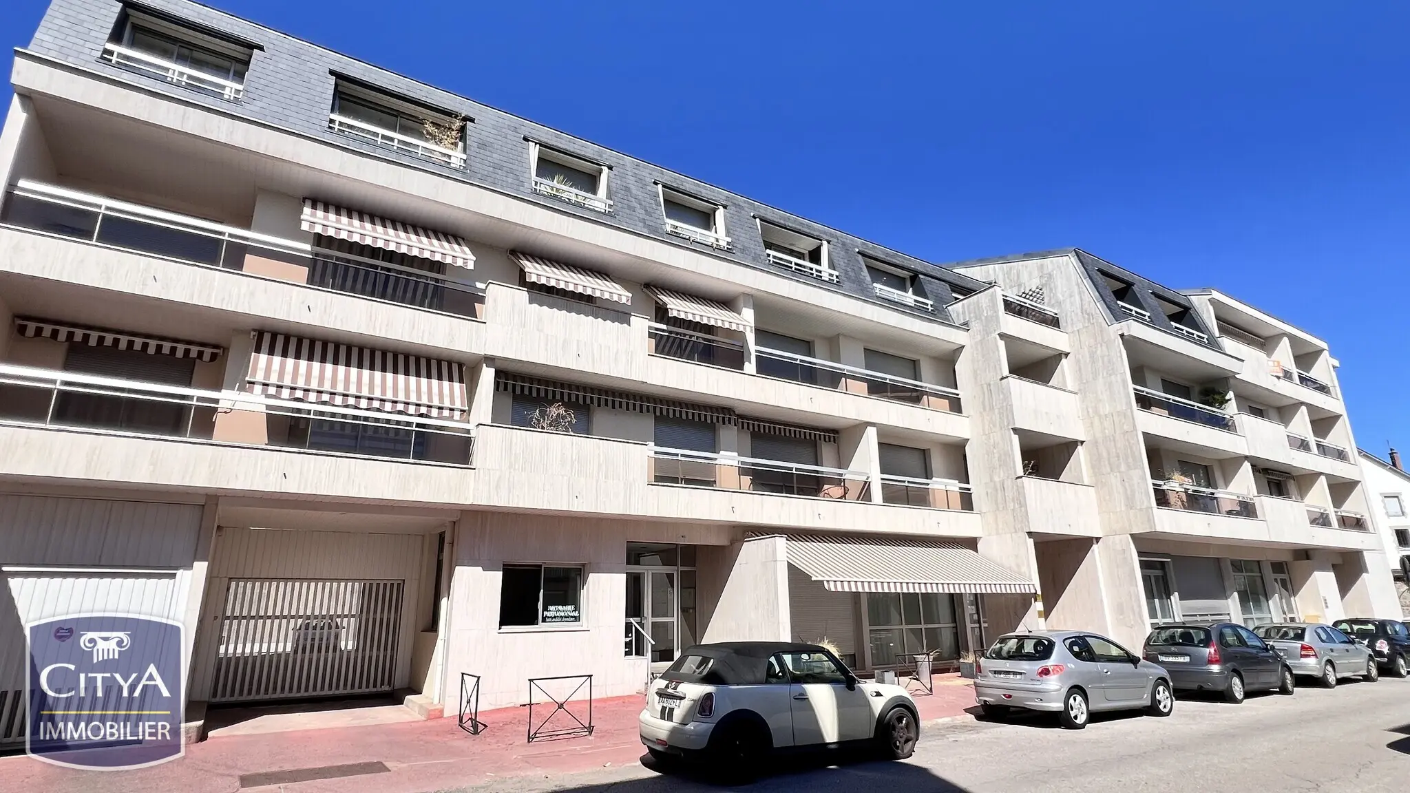 Photo 1 Appartement 6 pièces 142.64m²