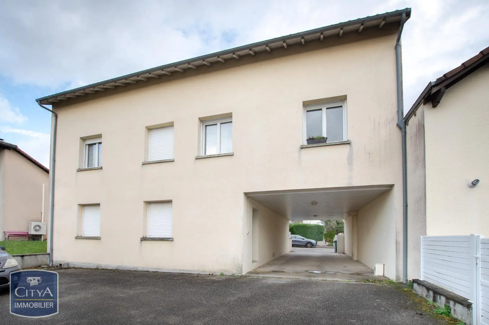 Photo 2 Immeuble 244m²