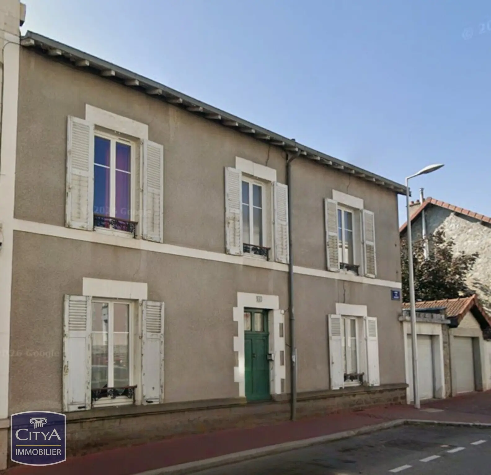 Photo 1 Maison 10 pièces 233m²