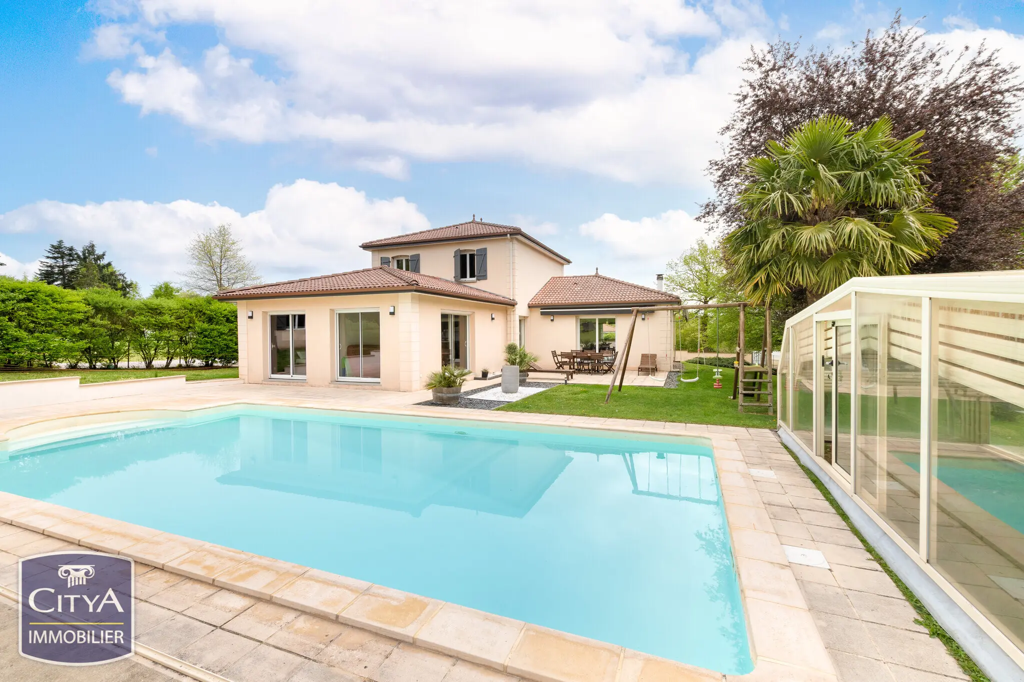 Photo 1 Maison 7 pièces 170m²