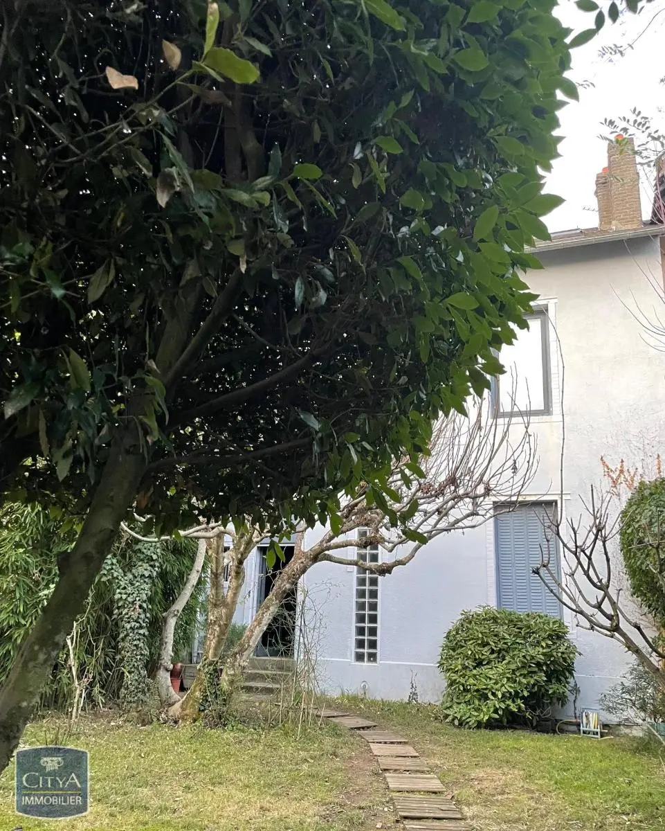 Photo 1 Maison 5 pièces 155m²