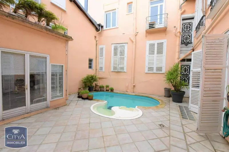 Illustration pour Appartement 4 pièces 149m² Photo Appartement 4 pièces 149m²