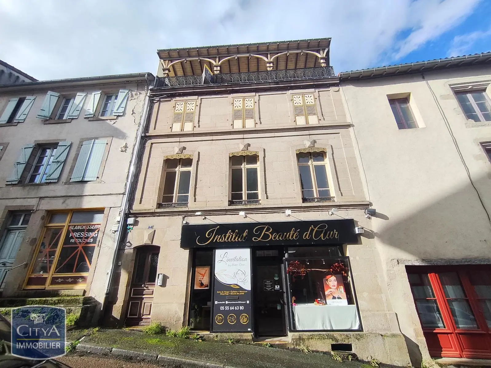 Photo 1 Immeuble 305m²