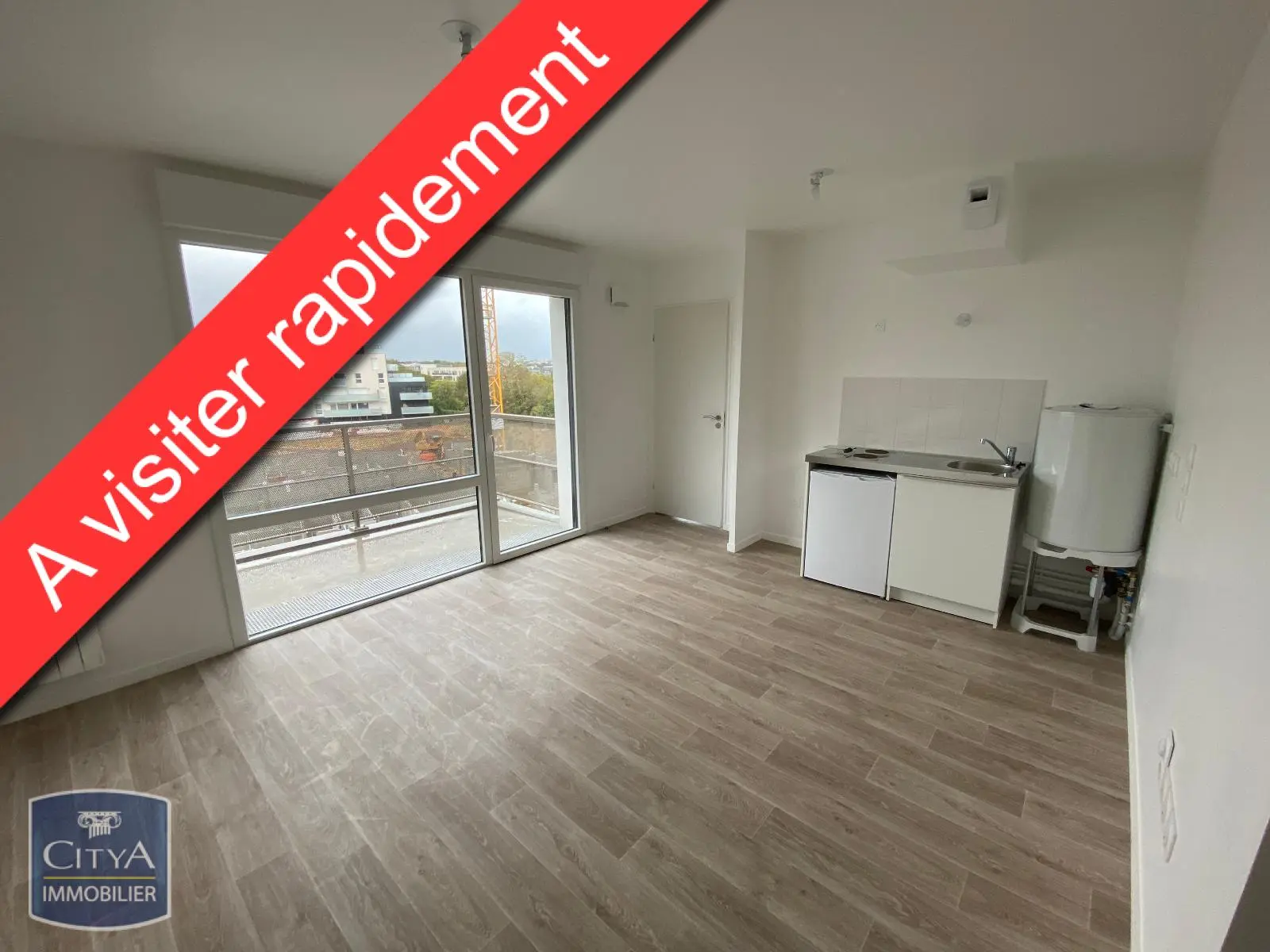 Photo 1 Appartement 1 pièce 27.7m²