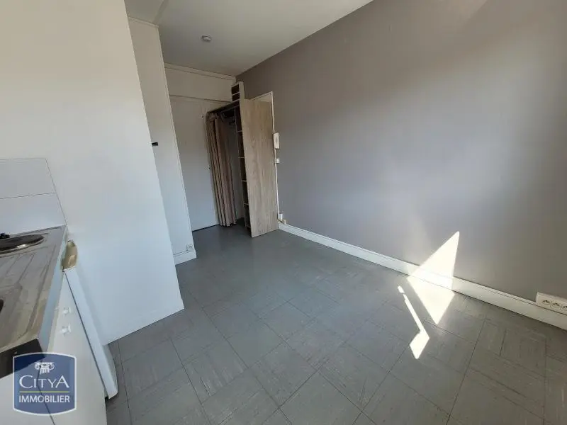 Photo 1 Appartement 1 pièce 12.3m²