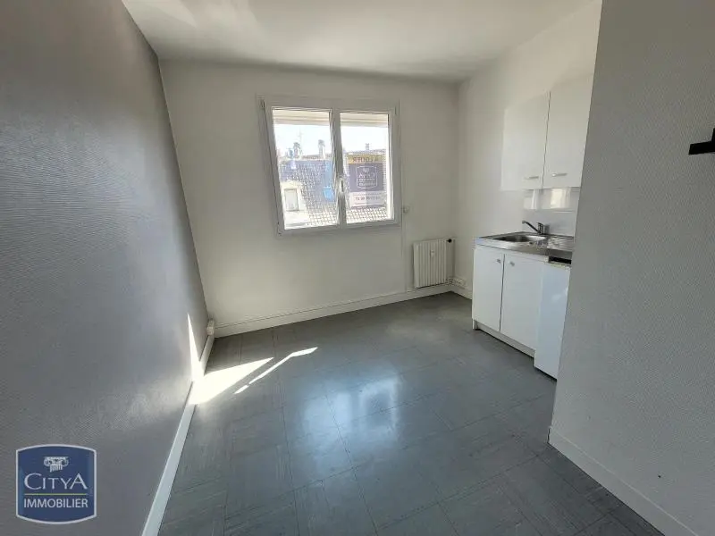 Photo 2 Appartement 1 pièce 12.3m²