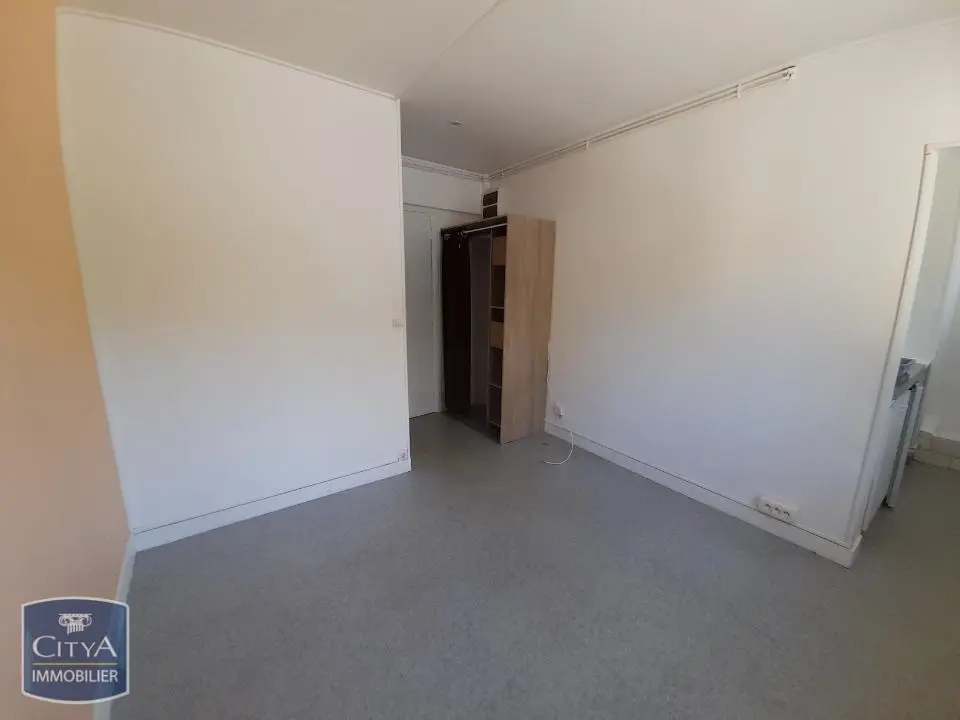 Photo 2 Appartement 1 pièce 15.8m²