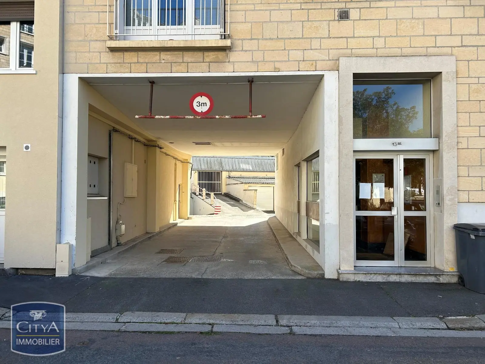 Photo 5 Parking