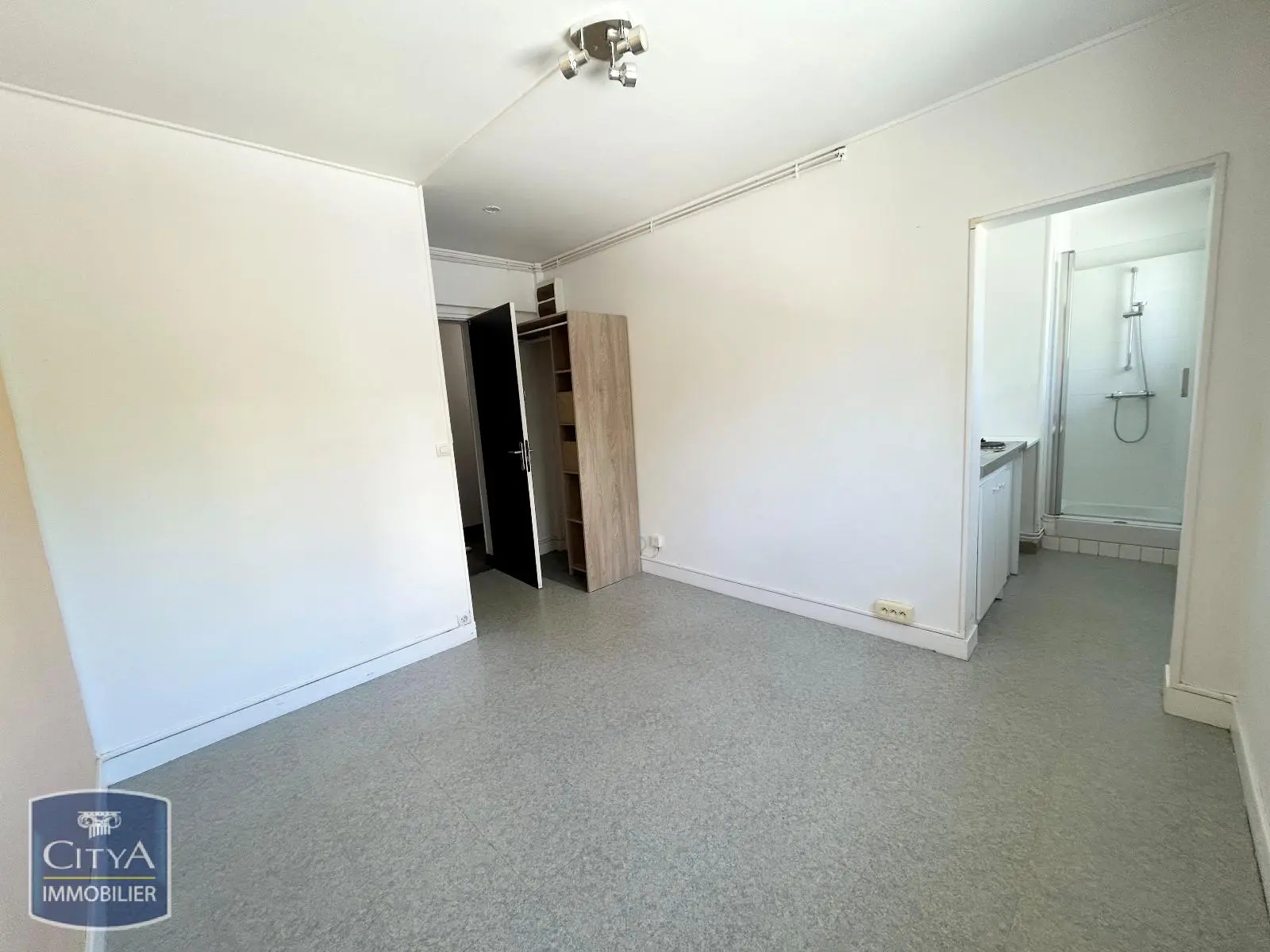 Photo 2 Appartement 1 pièce 15.8m²