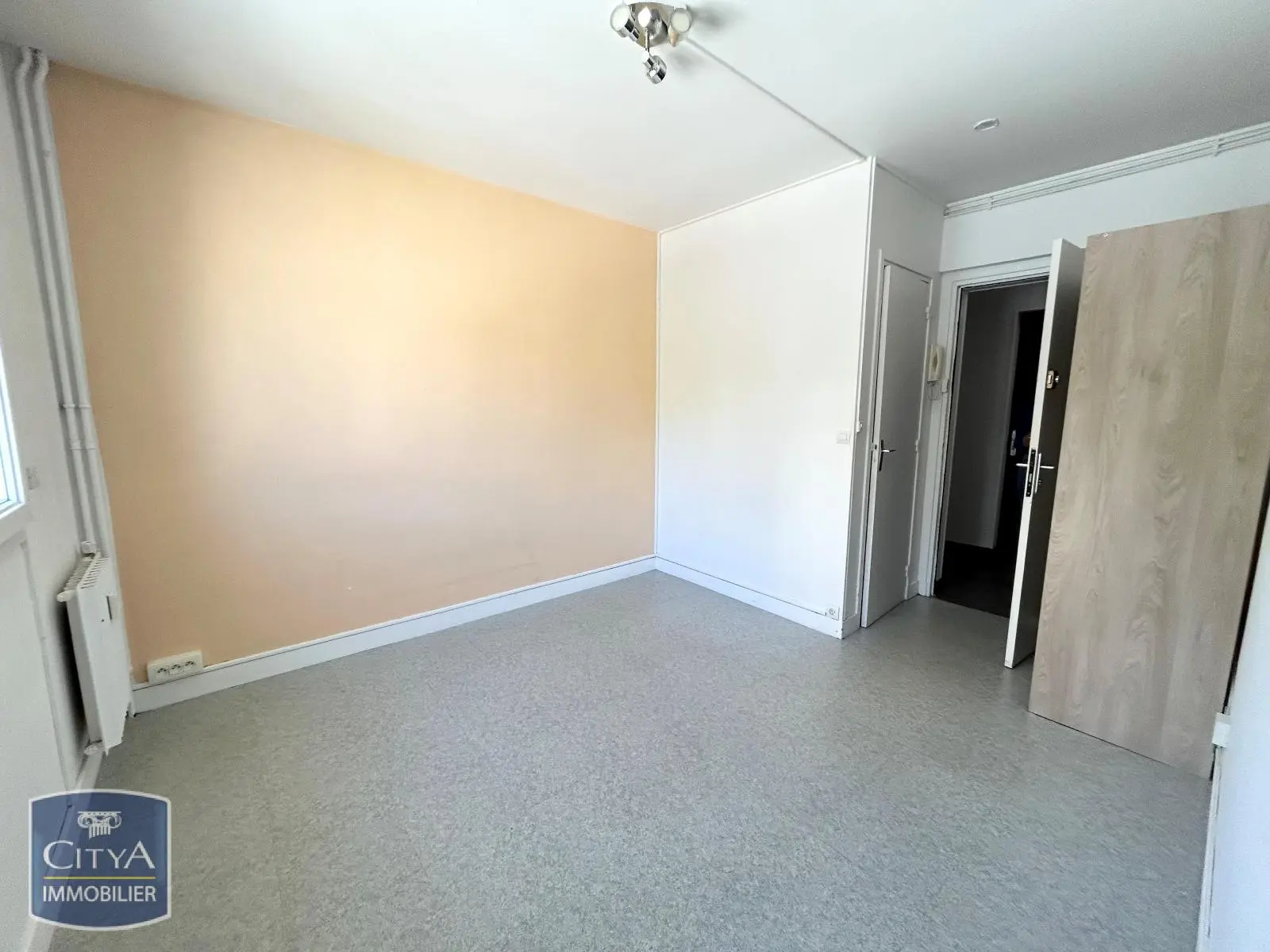 Photo 1 Appartement 1 pièce 15.8m²