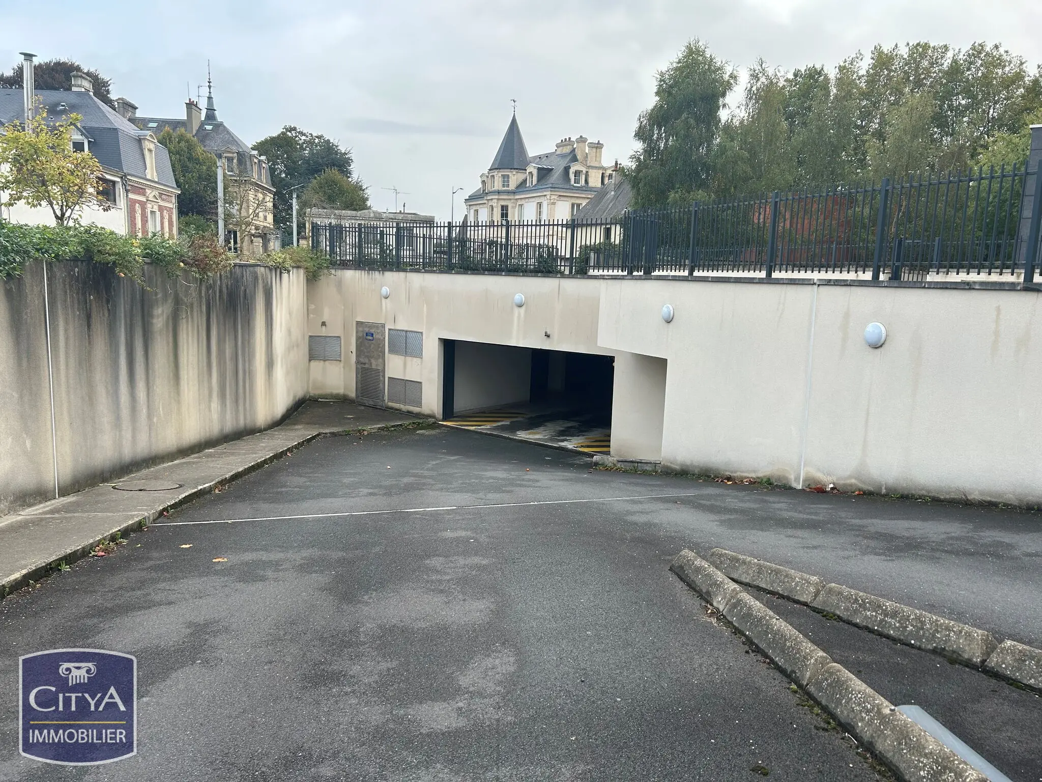 Photo 2 Parking 12.05m²