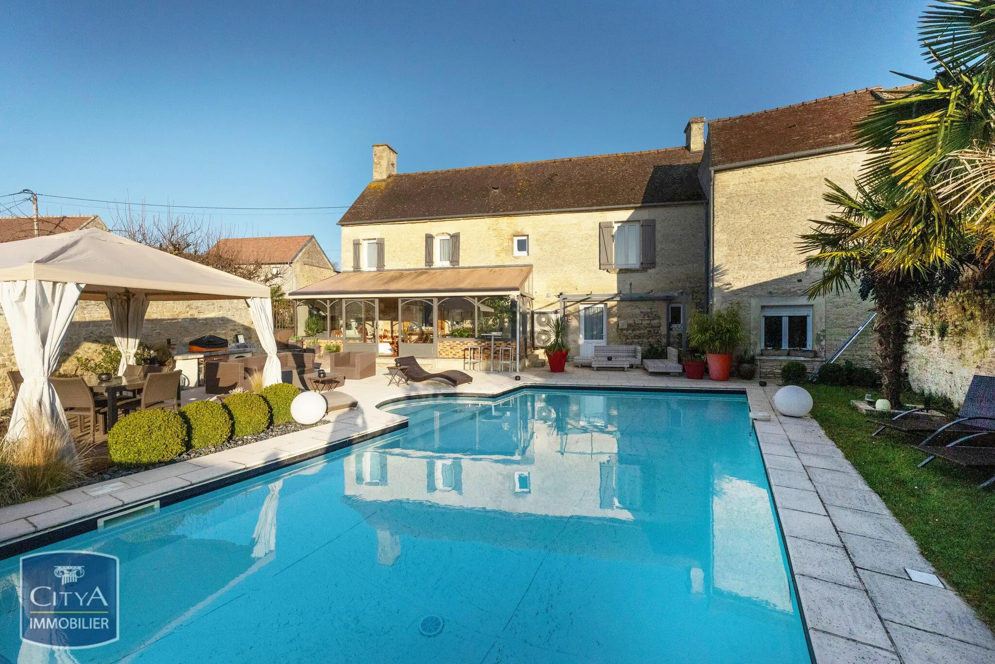 Photo 1 Maison 5 pièces 155m²