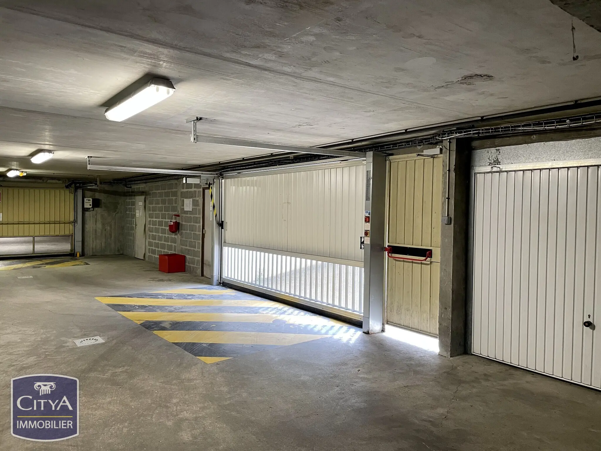 Photo 1 Parking 15m²