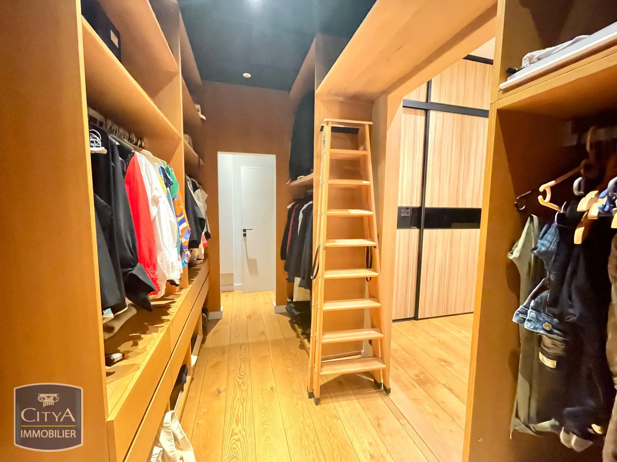 Photo 10 Maison 8 pièces 318m²