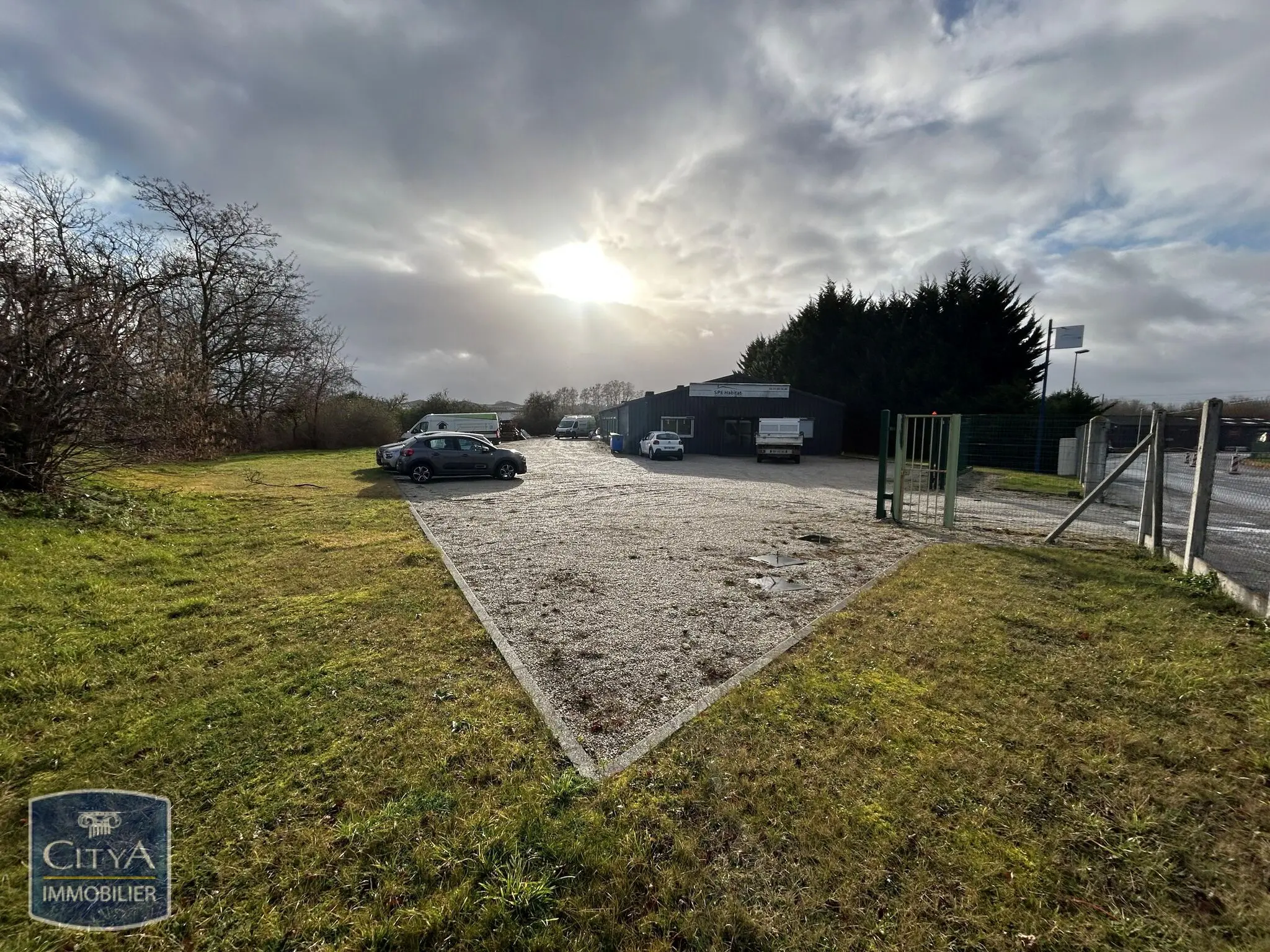 Photo 1 Fonds De Commerce 429m²