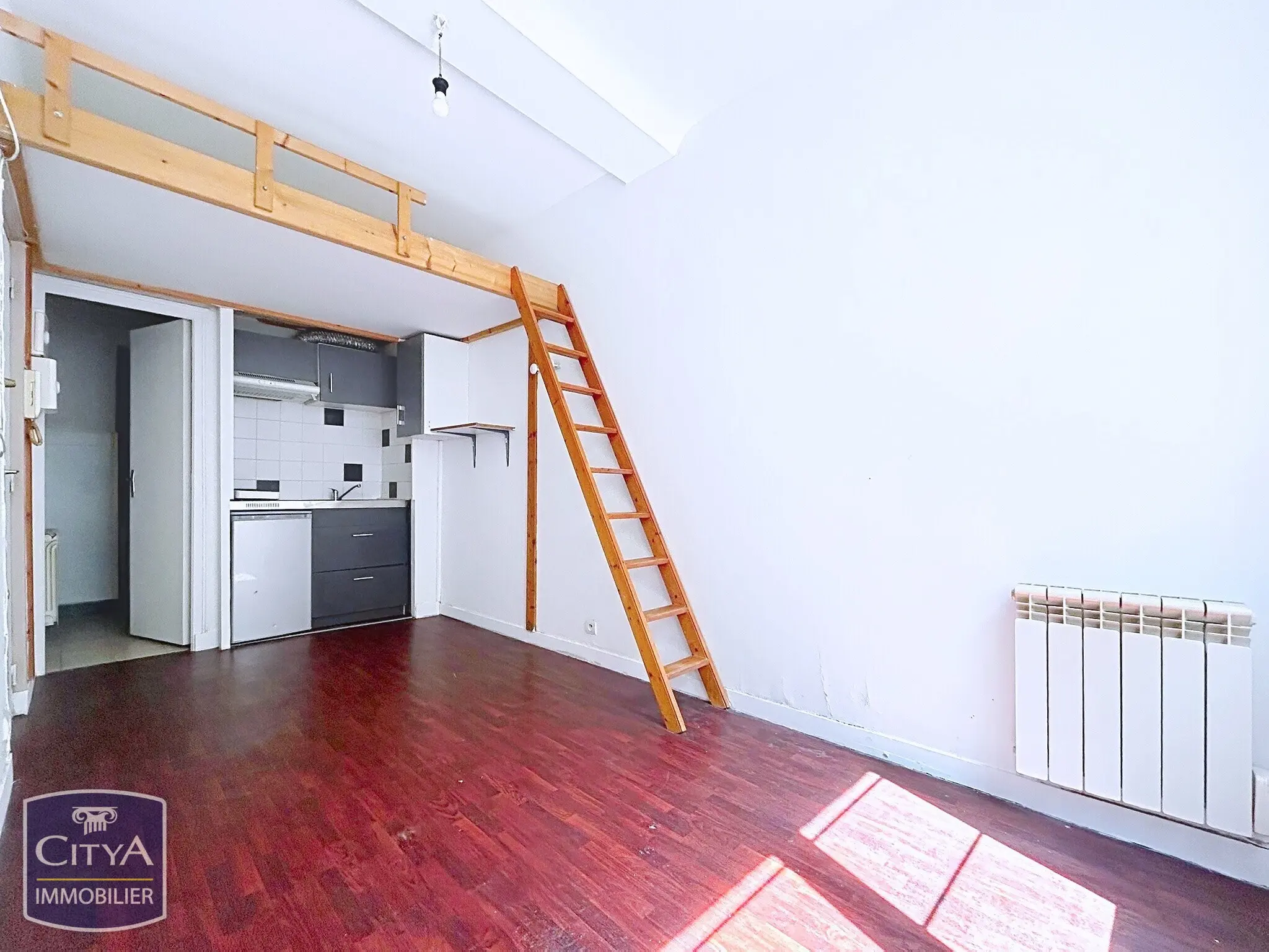 Photo 2 Appartement 1 pièce 15.1m²