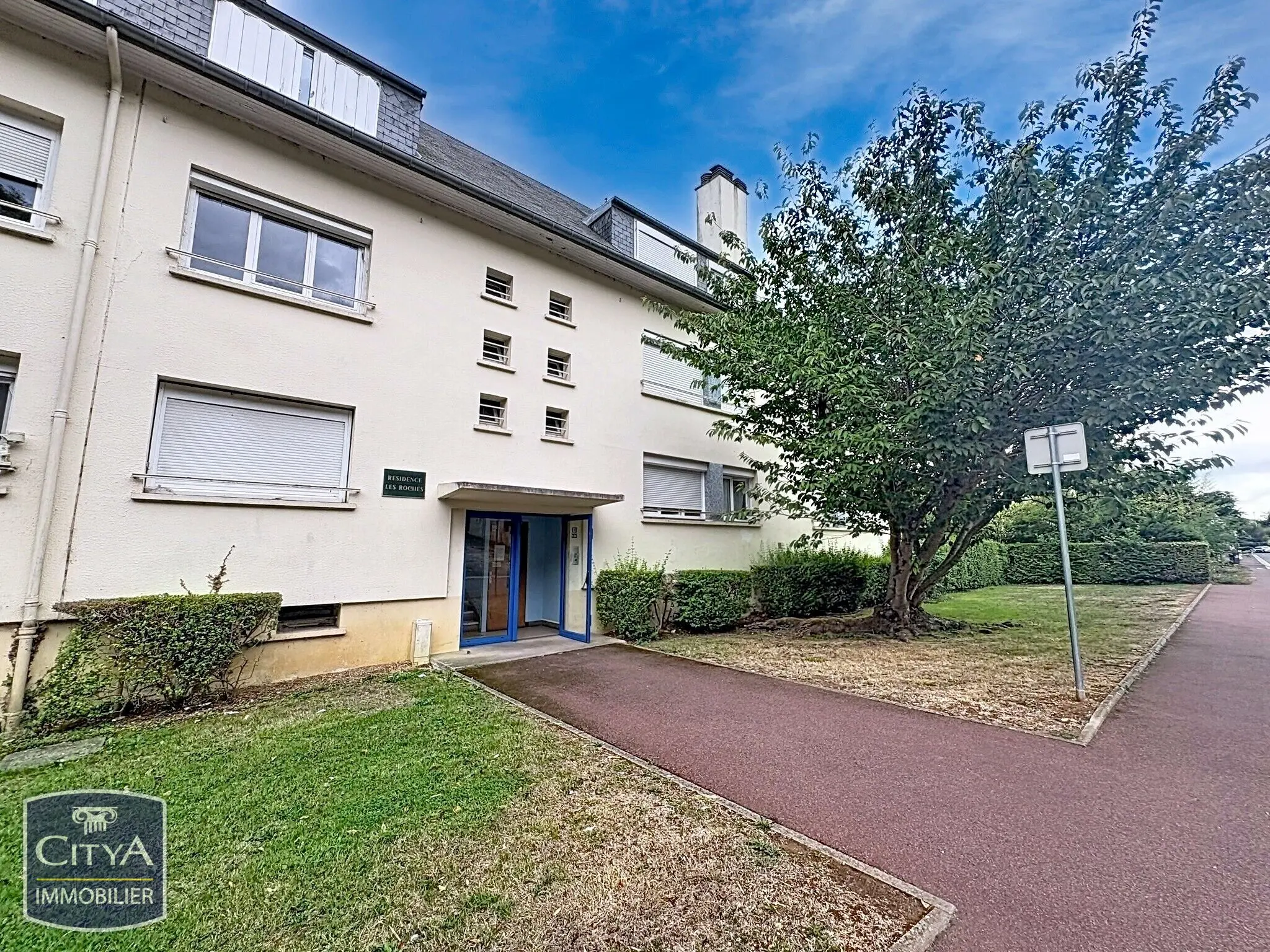 Photo 1 Appartement 1 pièce 23.87m²